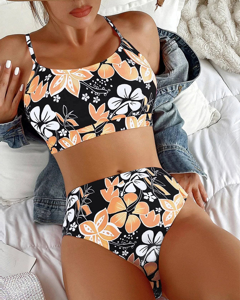 Yvessa | Bikini with floral pattern