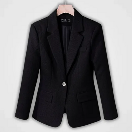 Ontdek de Magnolia blazer, een stijlvolle must-have met een getailleatherde pasvorm en moderne snit. Perfect voor zakelijke meetings en smart casual uitjes. Verkrijgbaar in Black, Green en Orange, maten S-4XL. Deze blazer combineert elegantie en veelzijdigheid voor elke gelegenheid. Verhoog je stijl met de Magnolia en straal zelfvertrouwen uit. Bestel nu en voeg een tijdloze klassieker toe aan je garderobe!