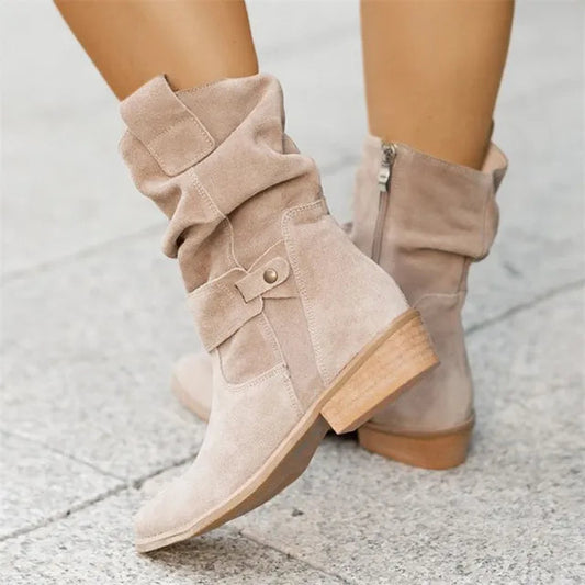 suede laarsje met lage hak en ronde neus